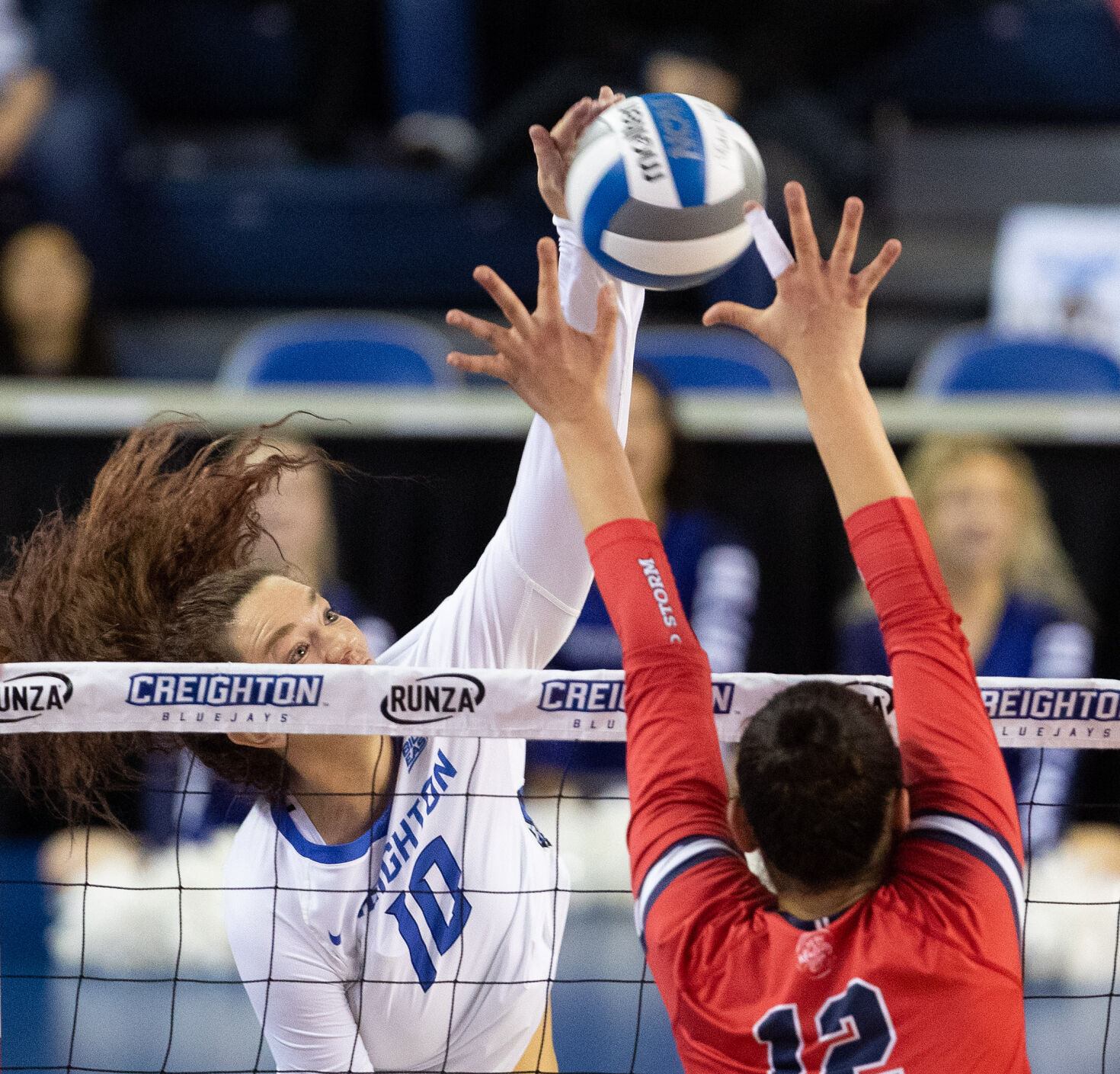 111222-owh-spo-cuvolley-em05.jpg